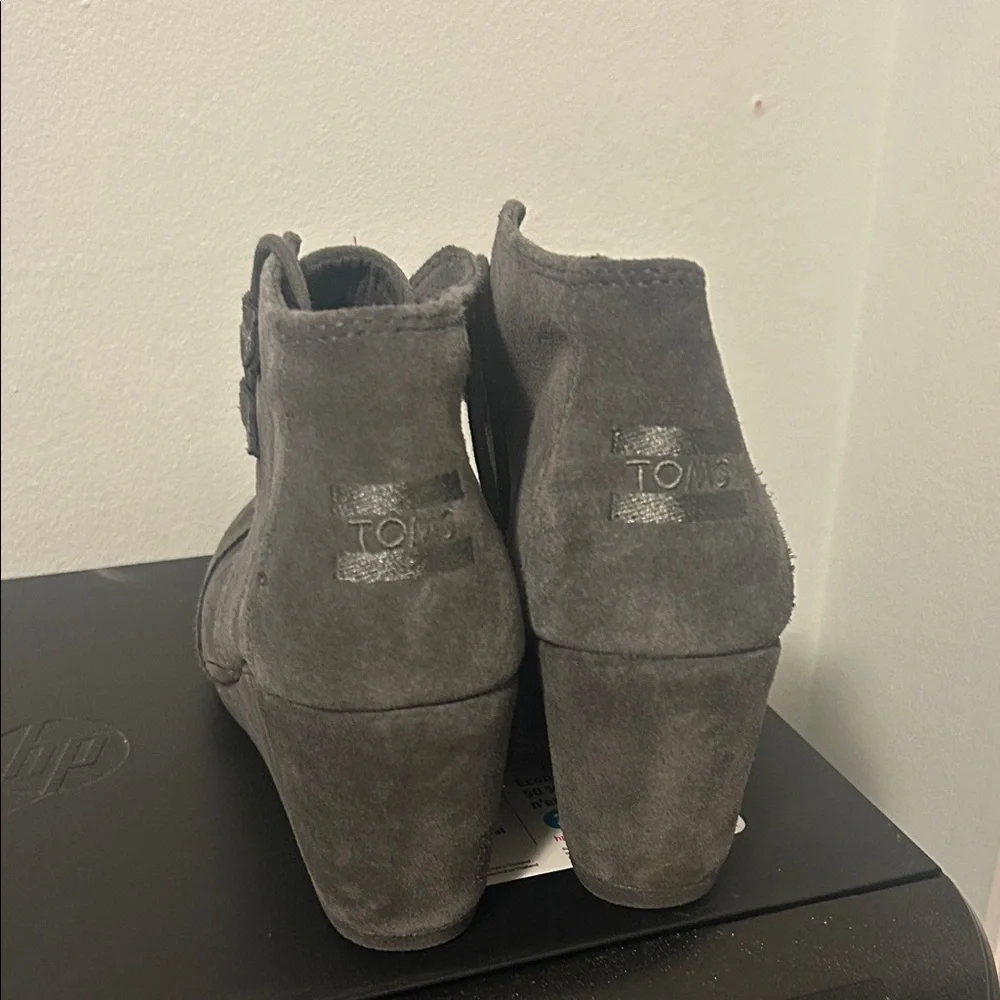 Toms Gray Suede Wedge Booties  C - Picture 2 of 6